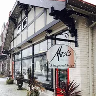 Musi's On Main Upscale Resale & Consignment