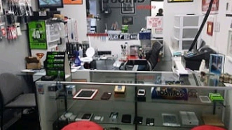 jucins studio iPhone repair (•‿•)