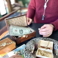 Vintage Jewelry Company - We Buy Gold