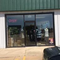 Emi-Lee's Consignment Boutique