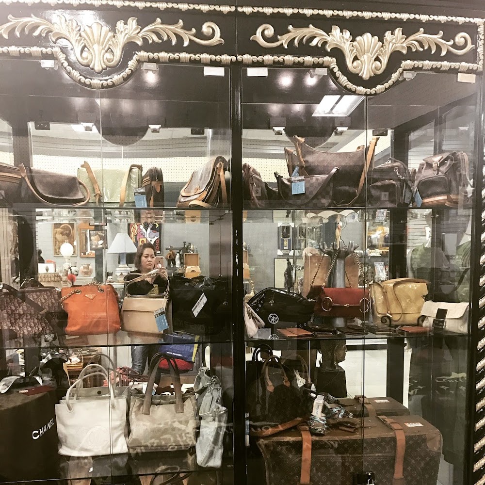 Designer Resale Shoppe at Paradise Valley Antique Mall