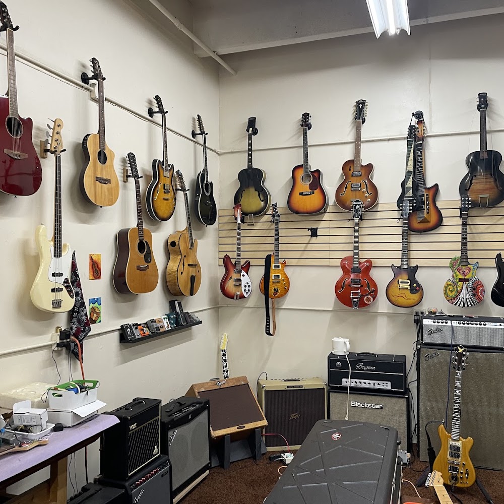 Hollywood Guitar Shop - Andy Green